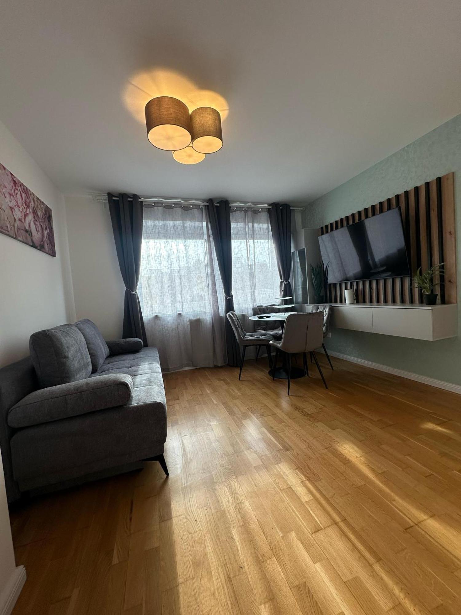 Chic 1br & 1lr, Kingbed, Only 9 Min To Center Via Metro Appartamento Vienna