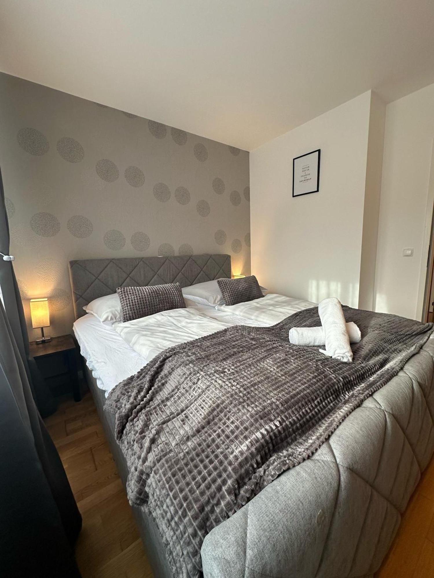 Chic 1br & 1lr, Kingbed, Only 9 Min To Center Via Metro Appartamento Vienna