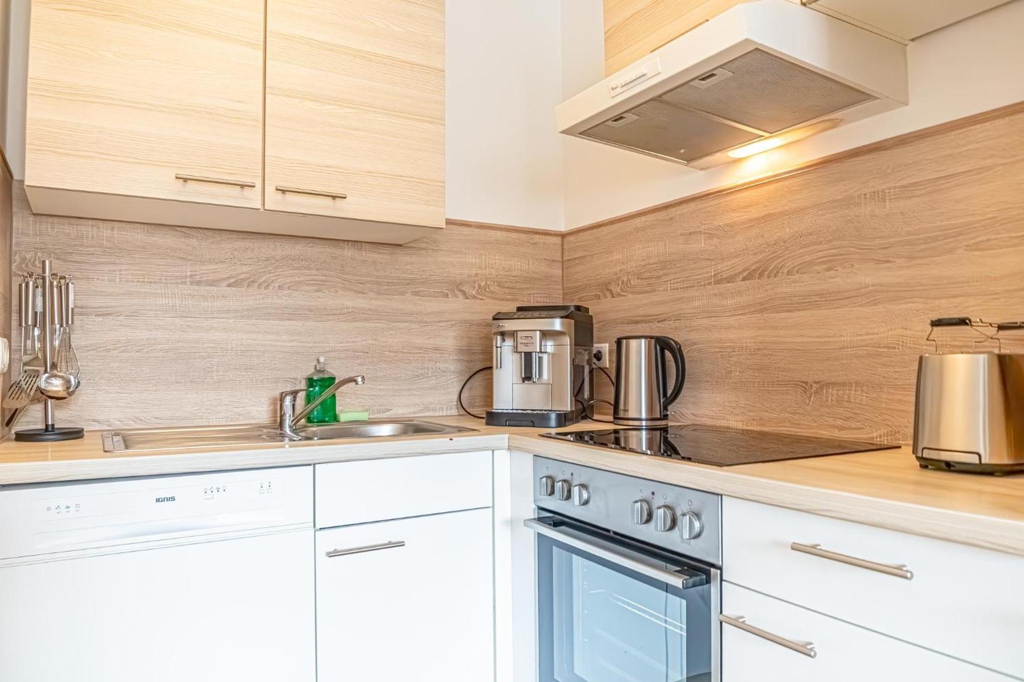 Chic 1br & 1lr, Kingbed, Only 9 Min To Center Via Metro Appartamento *