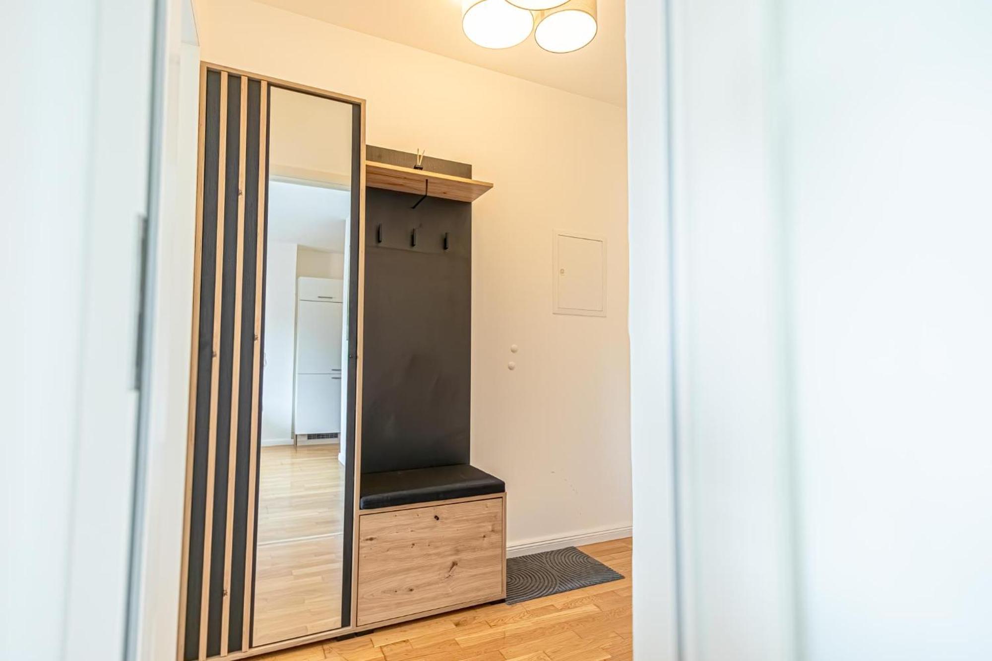 Appartamento Chic 1br & 1lr, Kingbed, Only 9 Min To Center Via Metro *