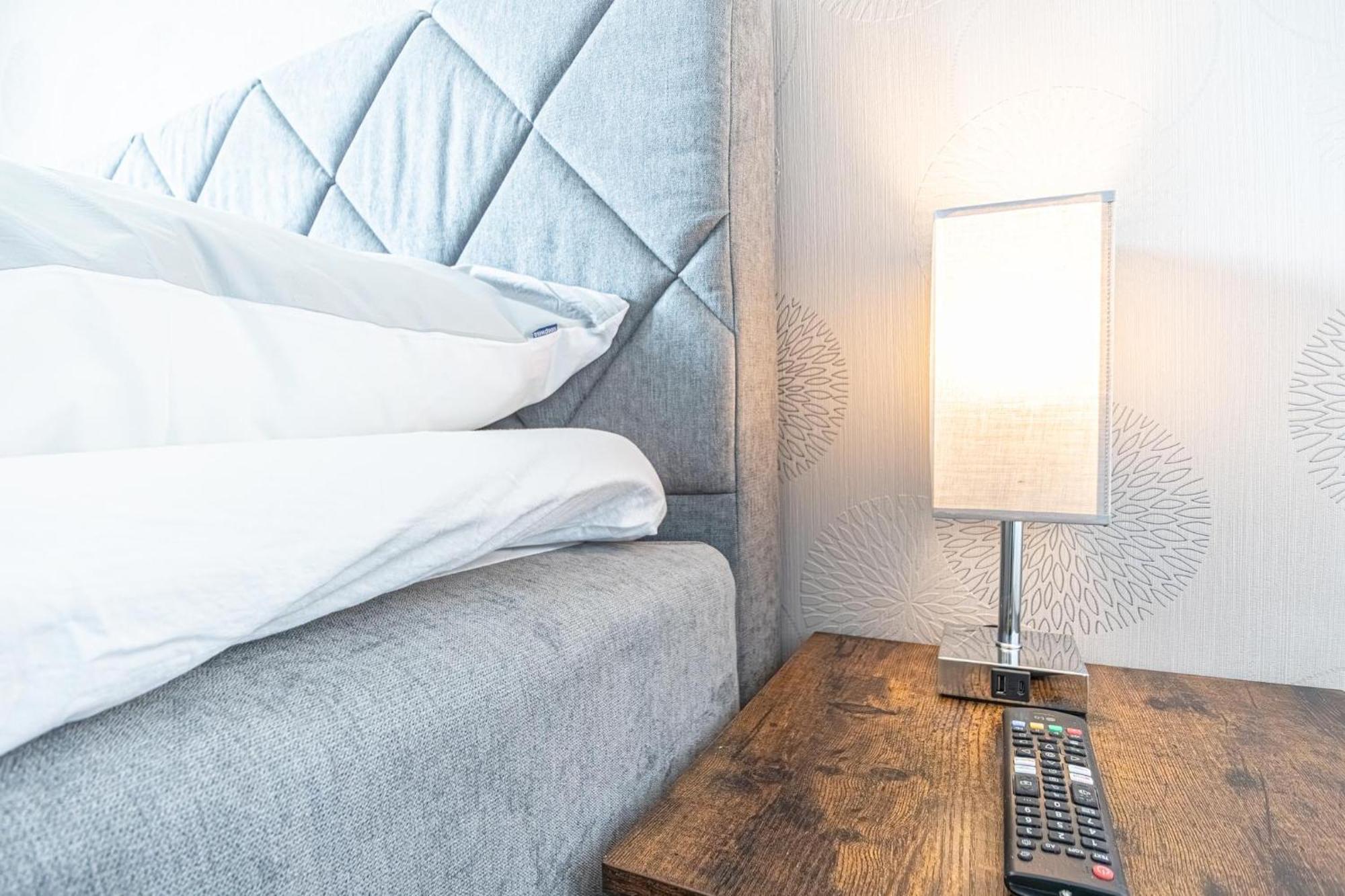 Appartamento Chic 1br & 1lr, Kingbed, Only 9 Min To Center Via Metro